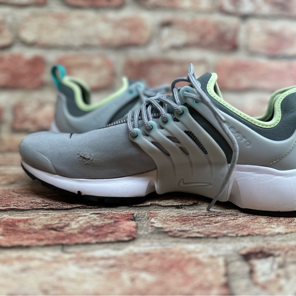 Nike womens shoes - Picture 8 of 10